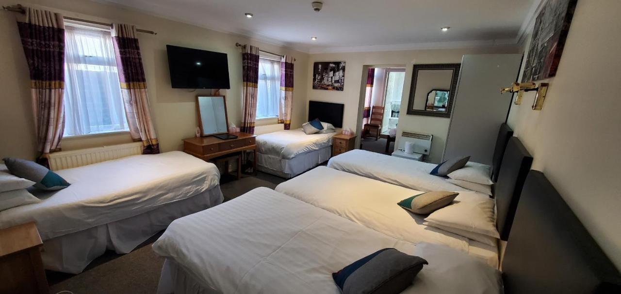 Diamonds Guest House Йорк Екстер'єр фото