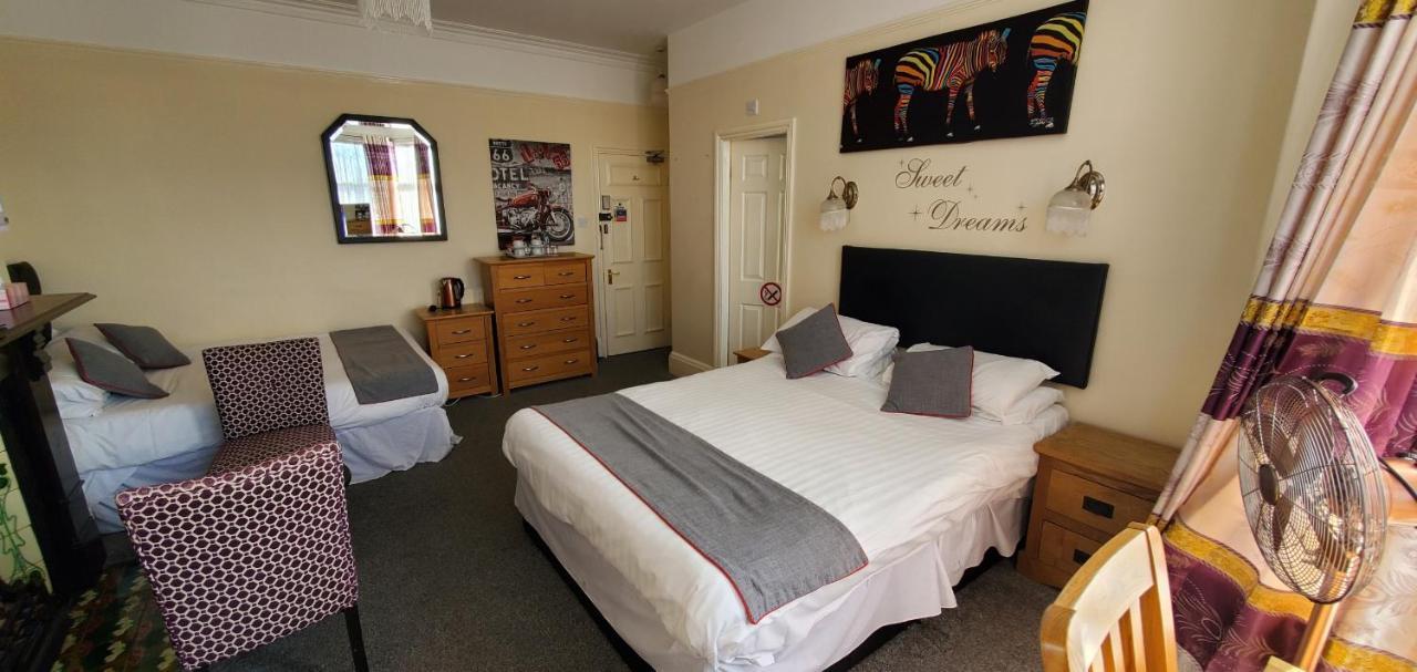 Diamonds Guest House Йорк Екстер'єр фото