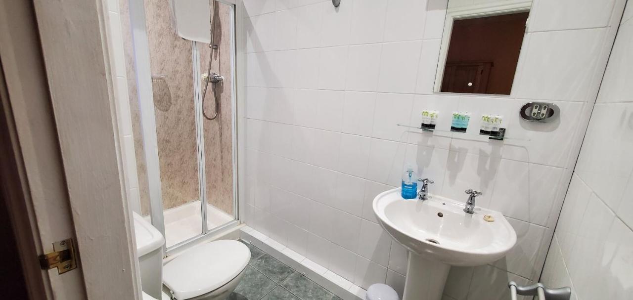 Diamonds Guest House Йорк Екстер'єр фото