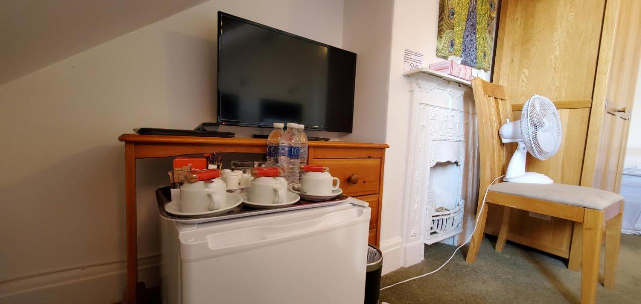 Diamonds Guest House Йорк Екстер'єр фото