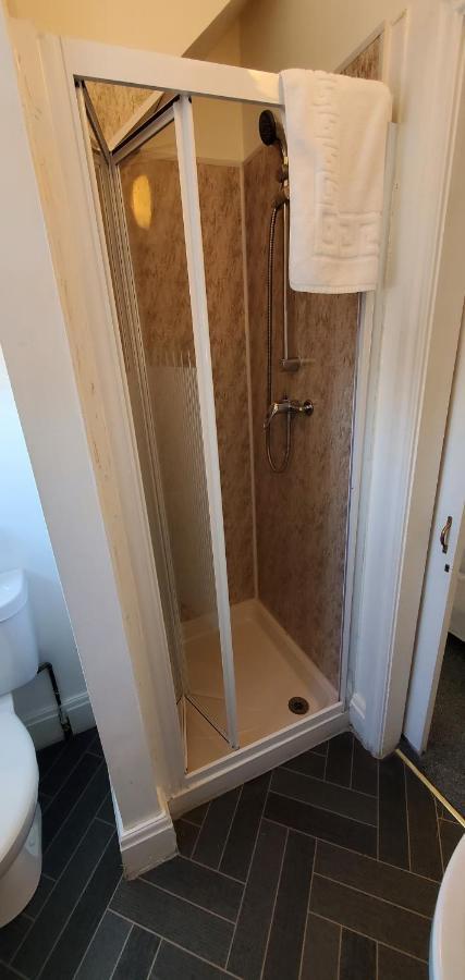 Diamonds Guest House Йорк Екстер'єр фото