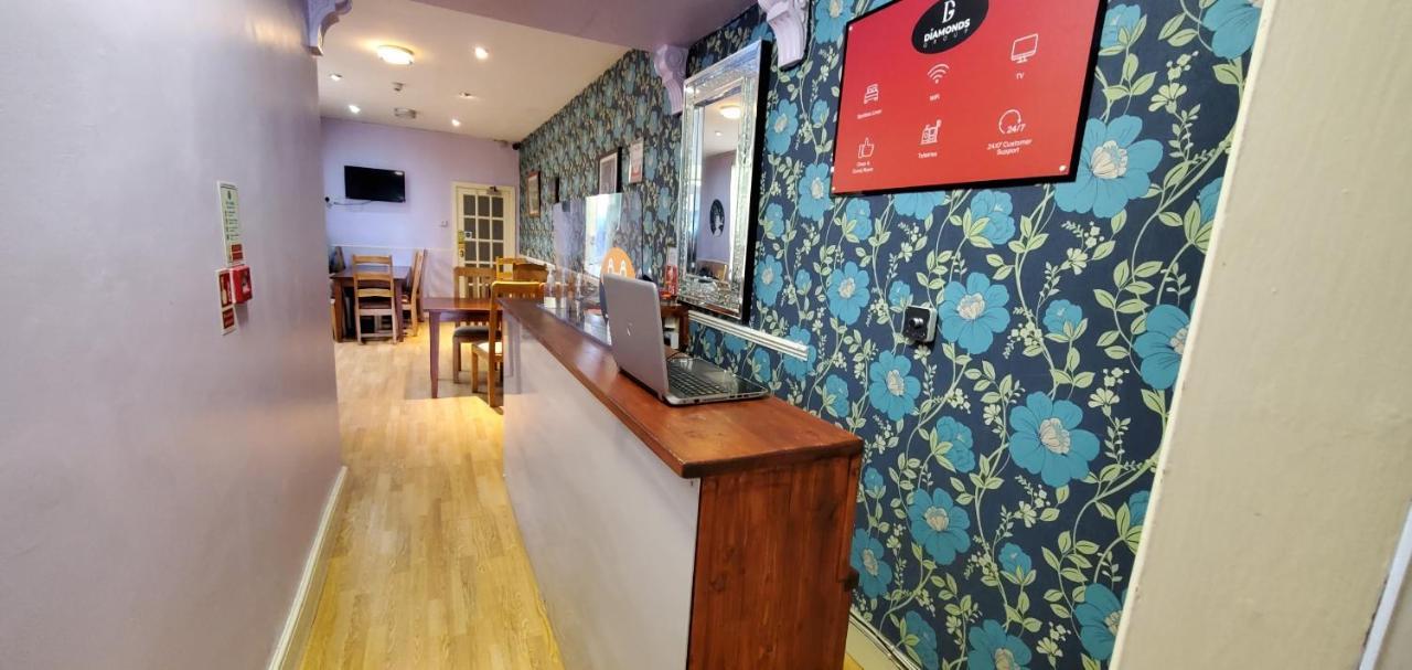 Diamonds Guest House Йорк Екстер'єр фото