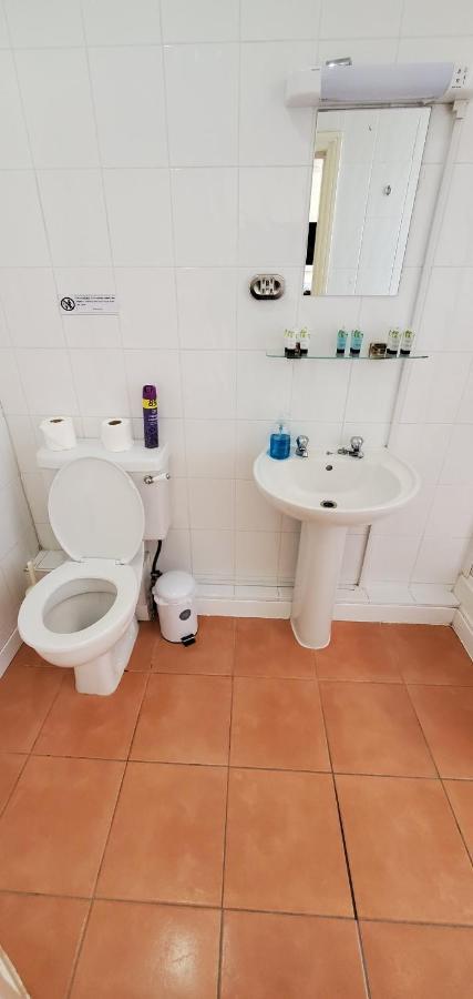 Diamonds Guest House Йорк Екстер'єр фото