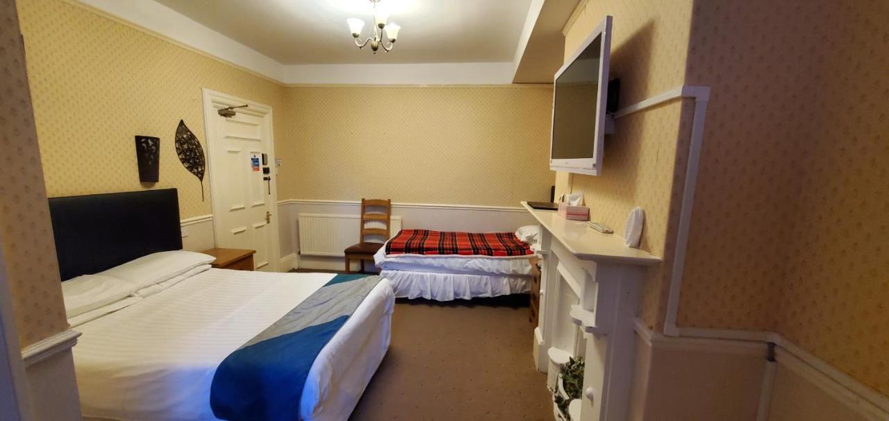 Diamonds Guest House Йорк Екстер'єр фото
