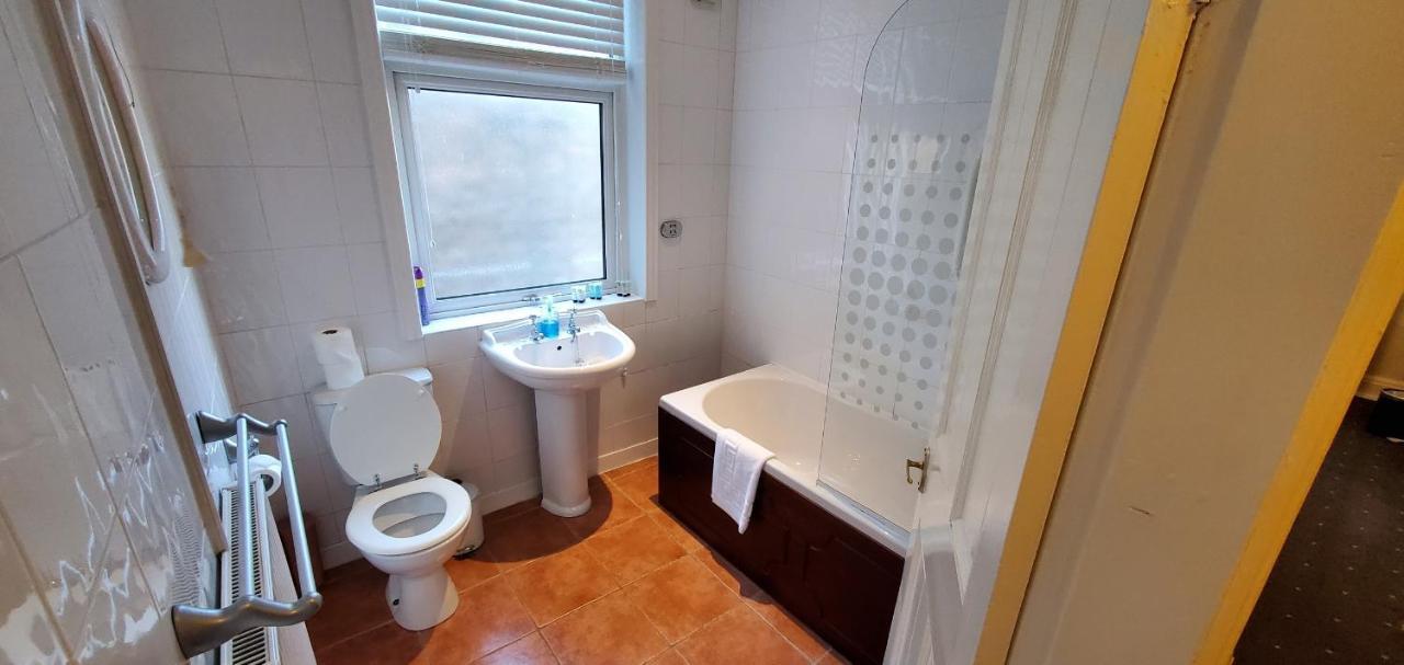 Diamonds Guest House Йорк Екстер'єр фото