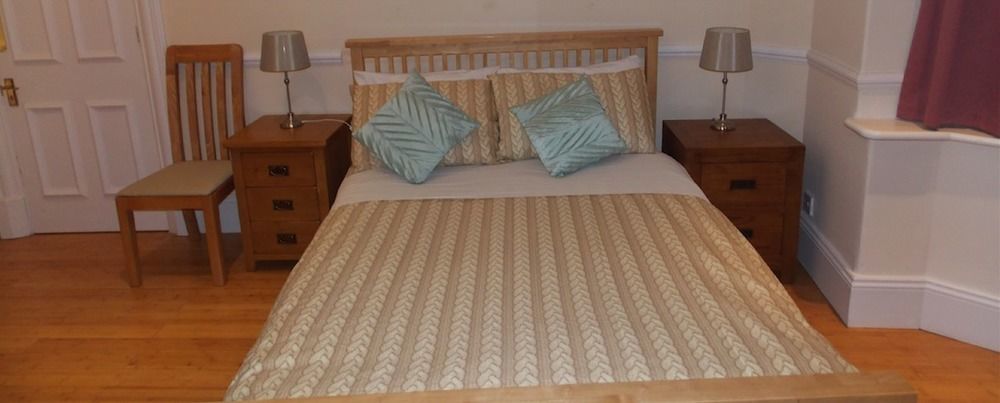 Diamonds Guest House Йорк Екстер'єр фото