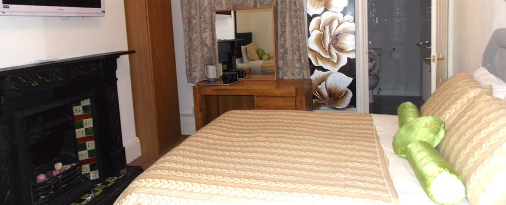 Diamonds Guest House Йорк Екстер'єр фото